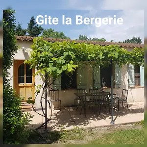 https://les-gites-de-guinot.fr-provencehotel.com