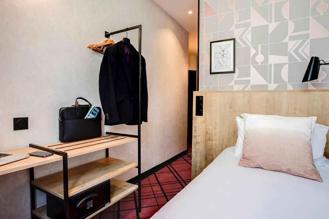 Republik Hotel Lyon 3*,